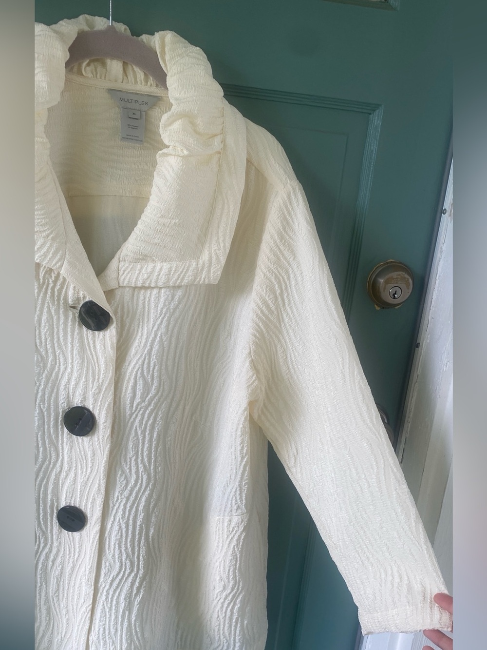 Multiples cream ruffled collar formal jacket big buttons 3/4 sleeve XL - Picture 6 of 16